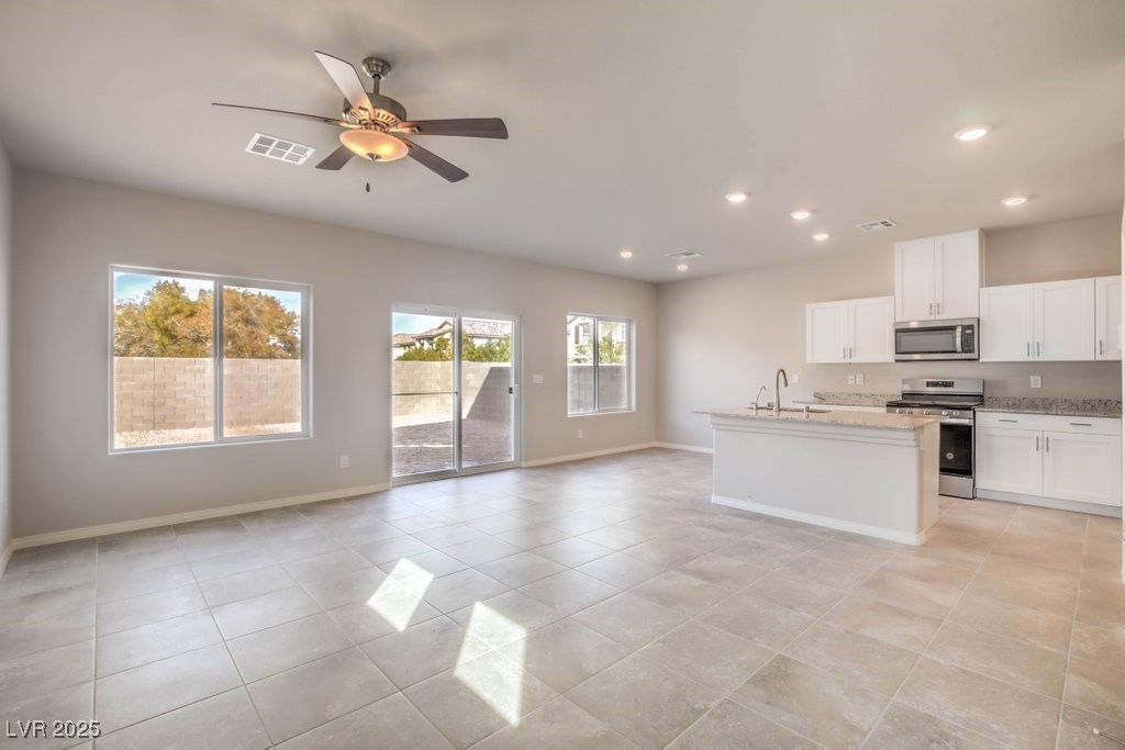 9388 AVA HATHAWAY Street 17