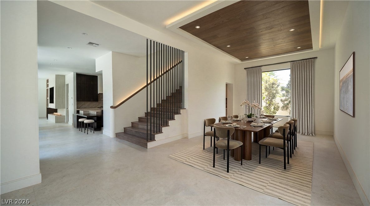 301 N Royal Ascot Drive