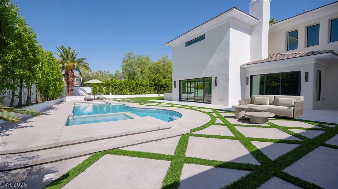 301 N Royal Ascot Drive