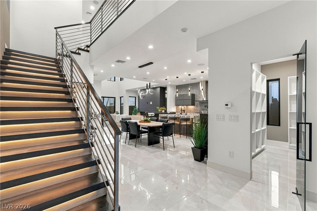 2824 Queens Courtyard Drive