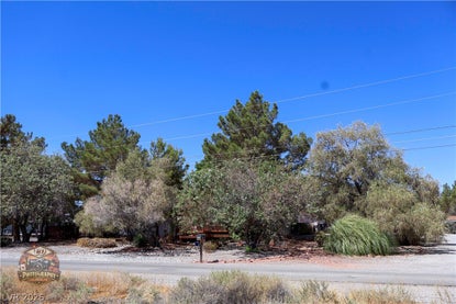 1380 S Happy Ln – Investment Home