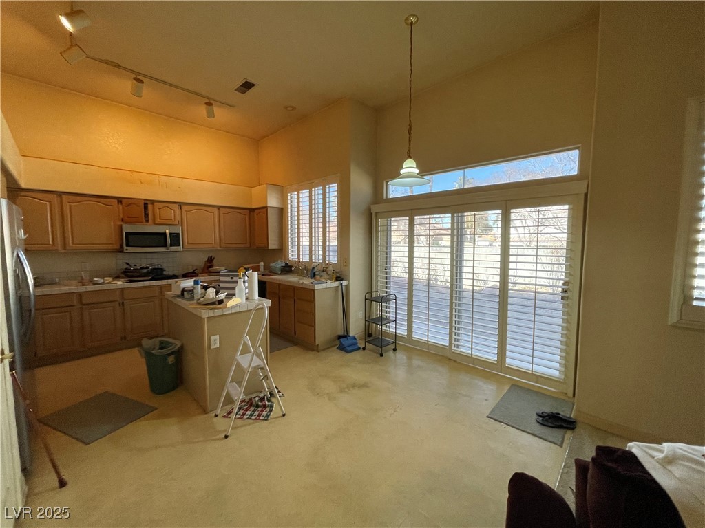 8916 Stafford Springs Drive, Las Vegas, Nevada image 7