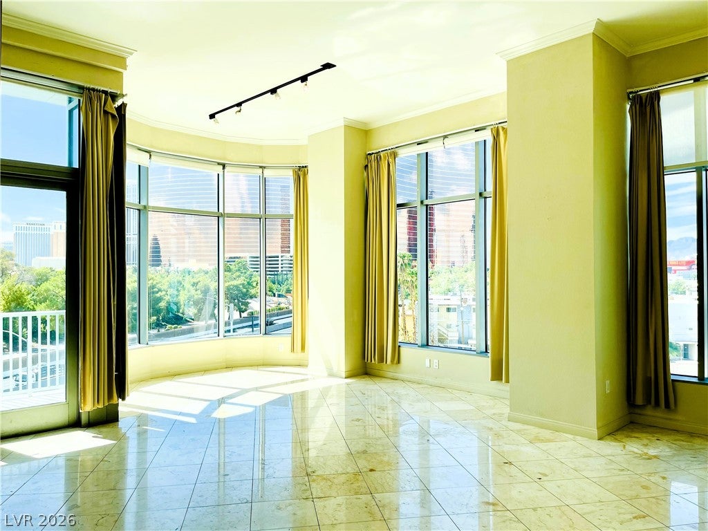 360 E Desert Inn Road 507