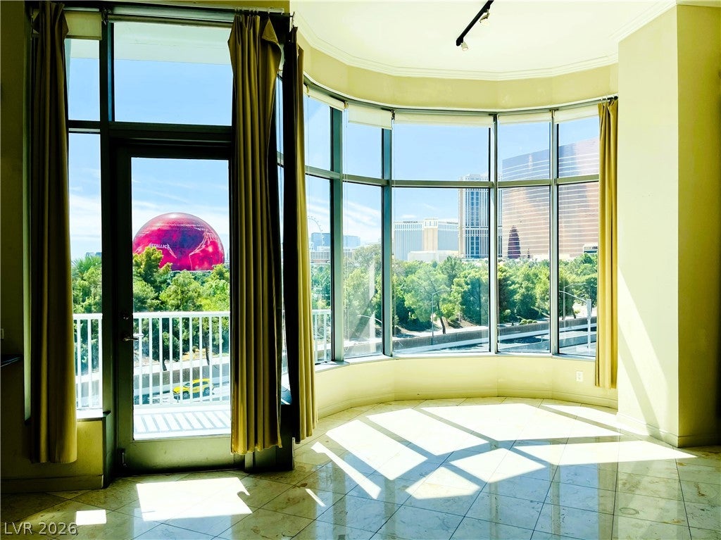 360 E Desert Inn Road 507
