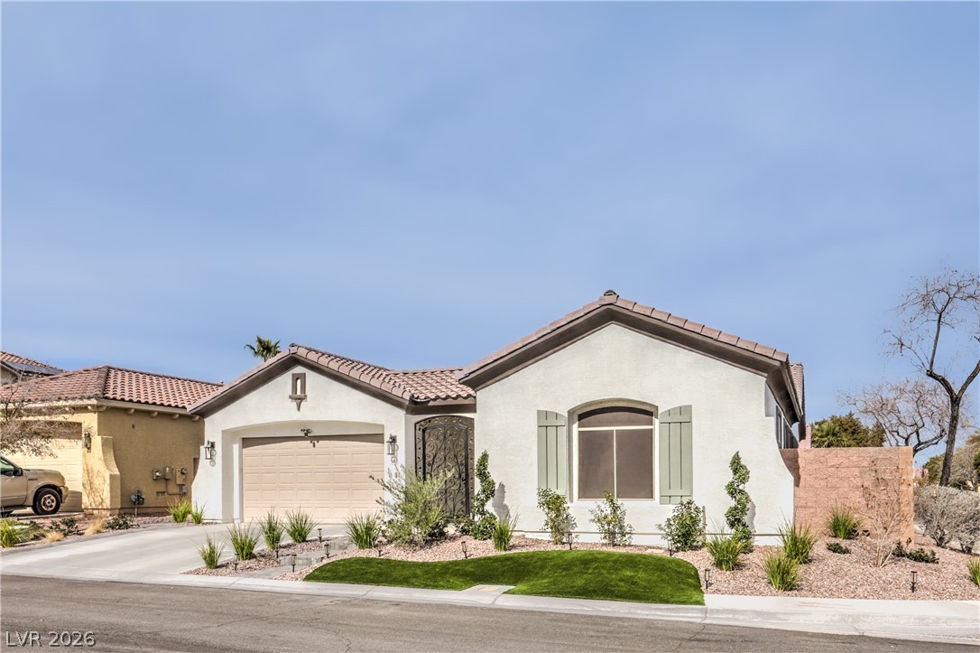 5012 Hacienda Grande Avenue