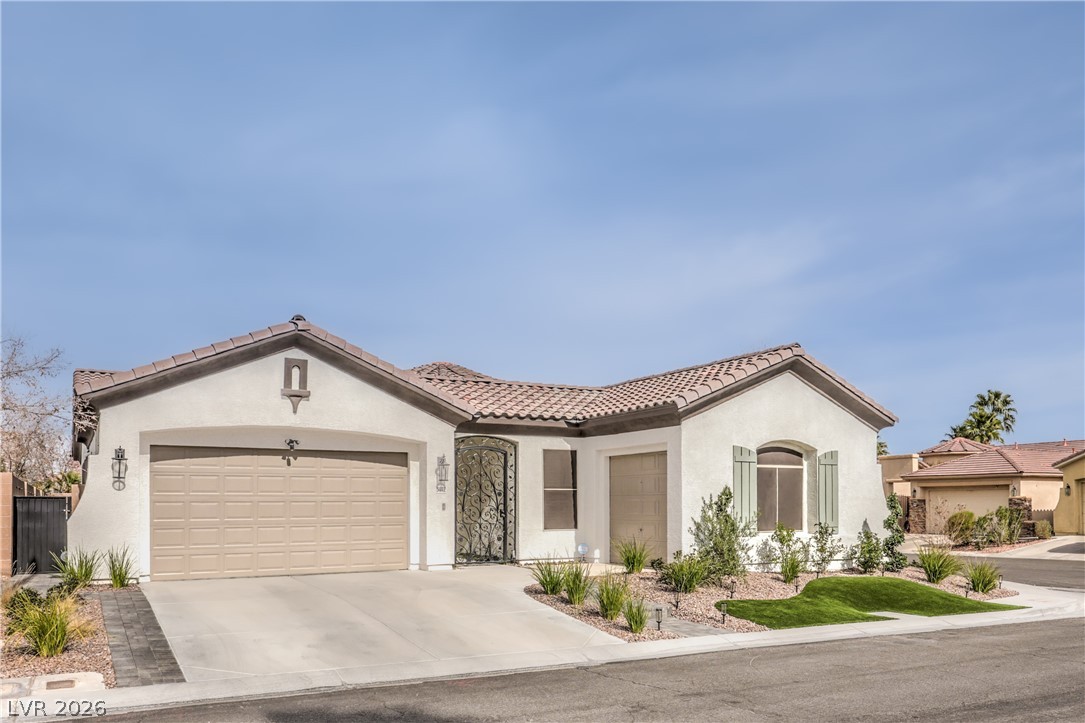 5012 Hacienda Grande Avenue