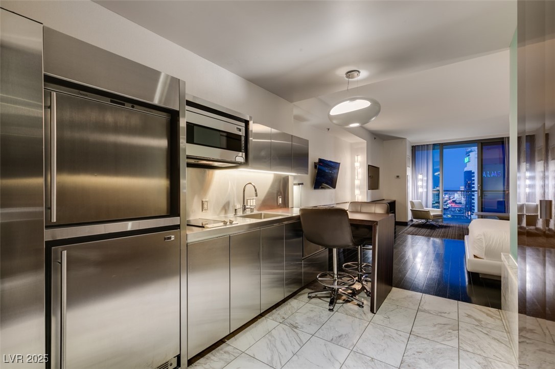 4381 Flamingo Road 2612