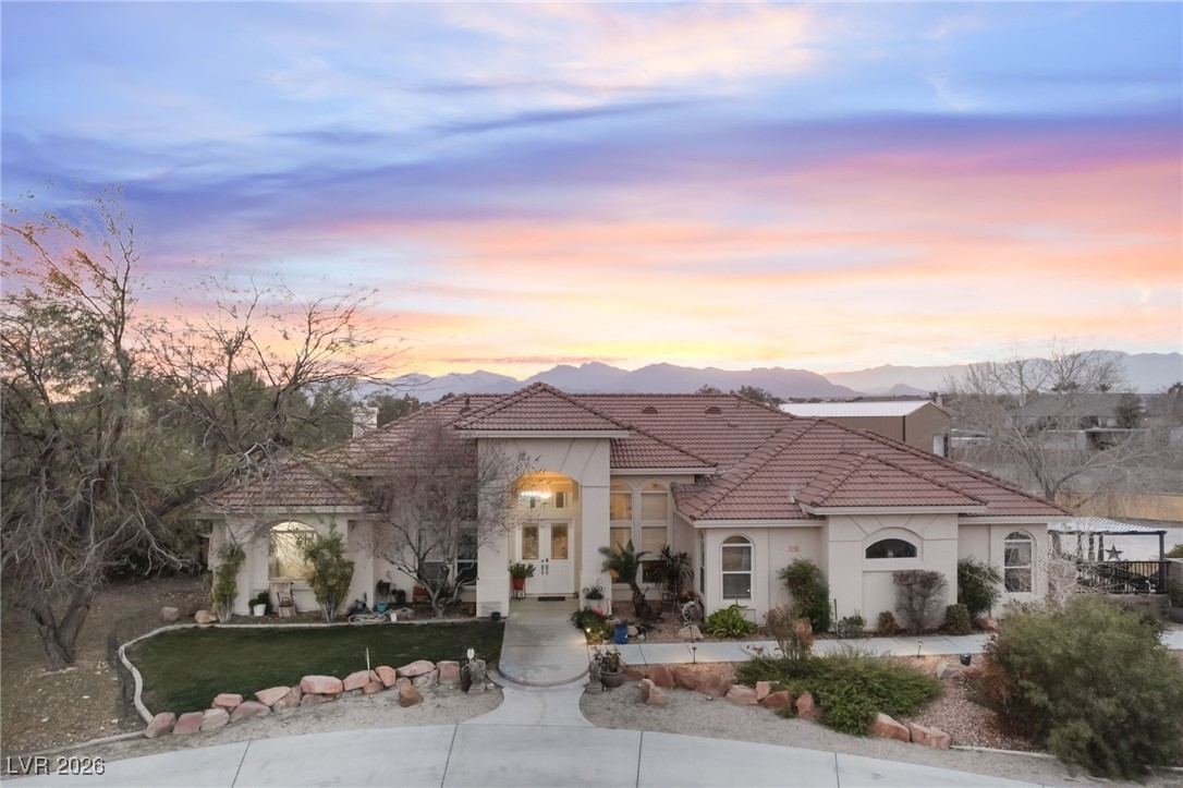 9990 Four Views Street