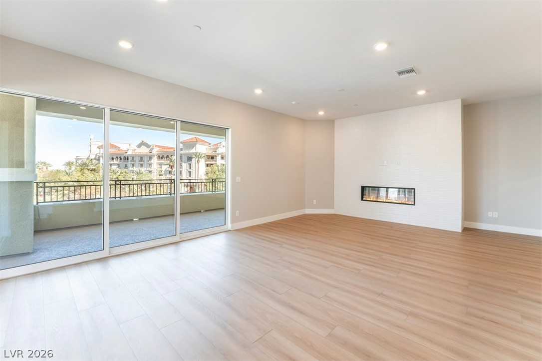 9128 Las Manaitas Avenue 301