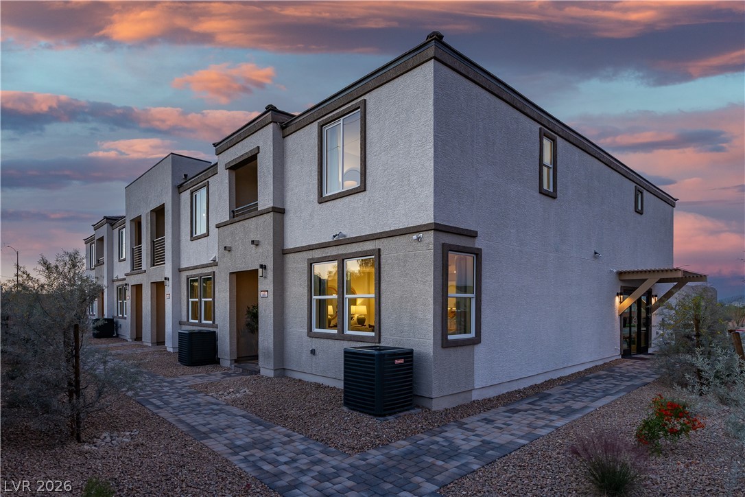 1963 Hydrangea Place