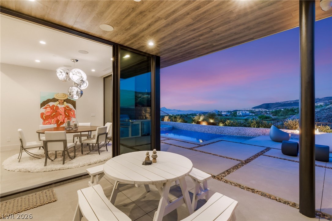 Properties 4 676 Scenic Cliff Drive