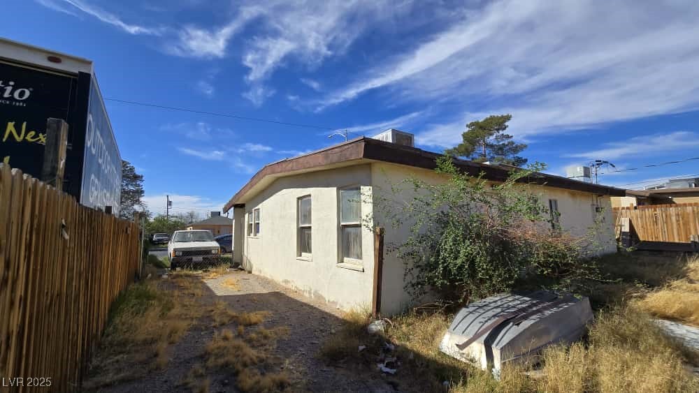 1400 Putnam Avenue