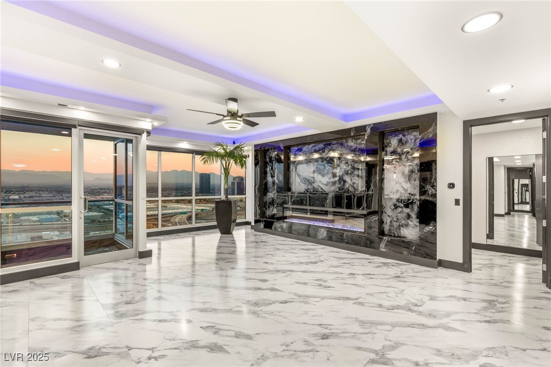 4575 Dean Martin Drive 2706