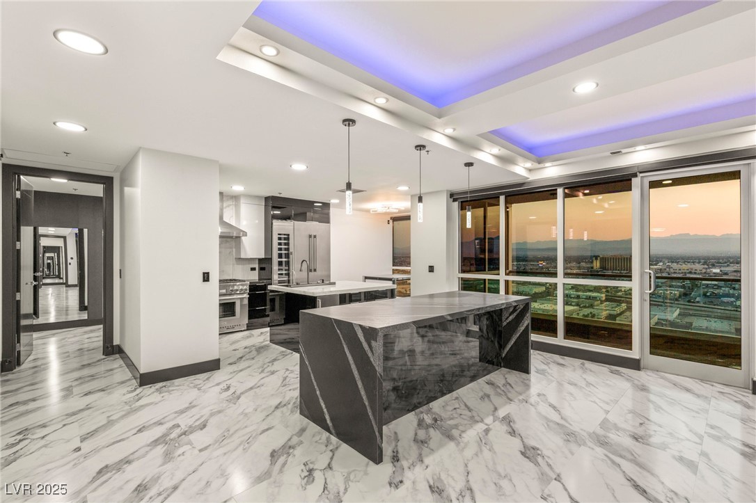 4575 Dean Martin Drive 2706