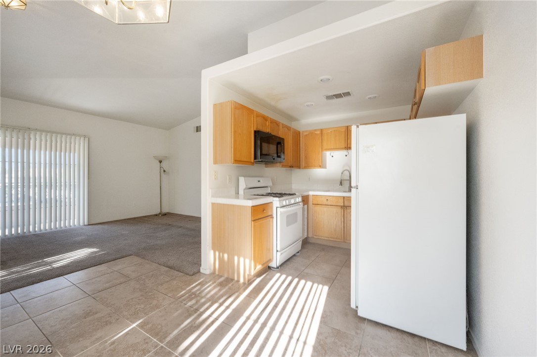325 Amber Pine Street 205