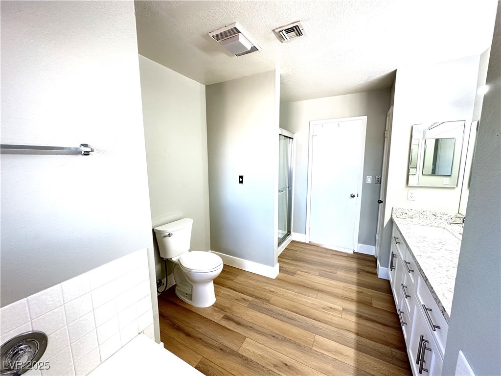 Las Vegas, Nevada 89103, United States, 3 Bedrooms Bedrooms, ,3 BathroomsBathrooms,Residential,Active,216378