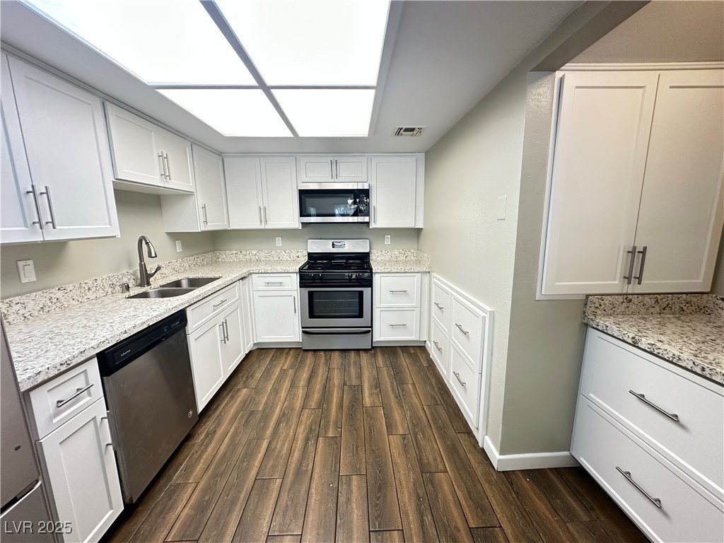 Las Vegas, Nevada 89103, United States, 3 Bedrooms Bedrooms, ,3 BathroomsBathrooms,Residential,Active,216378