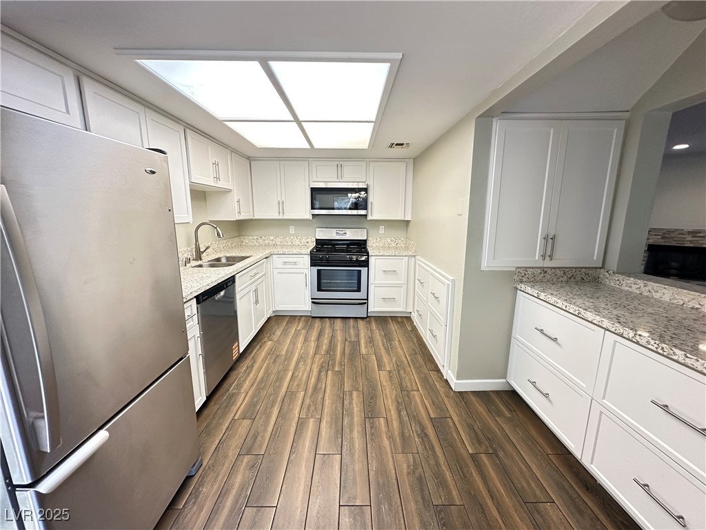 Las Vegas, Nevada 89103, United States, 3 Bedrooms Bedrooms, ,3 BathroomsBathrooms,Residential,Active,216378