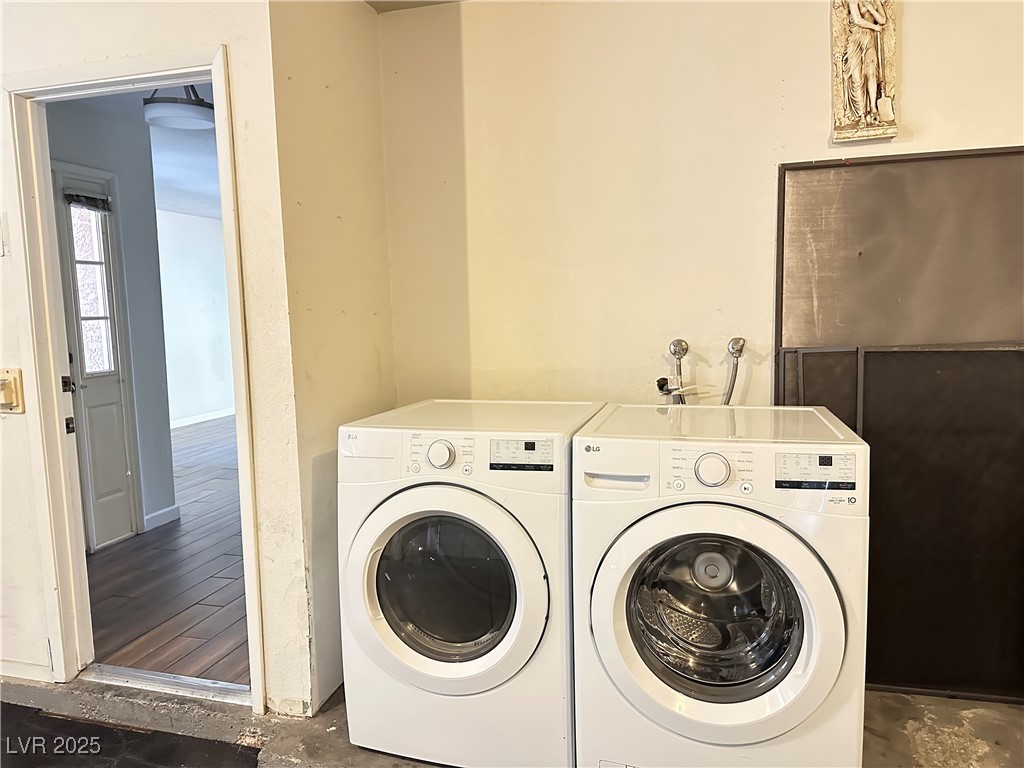 Las Vegas, Nevada 89103, United States, 3 Bedrooms Bedrooms, ,3 BathroomsBathrooms,Residential,Active,216378