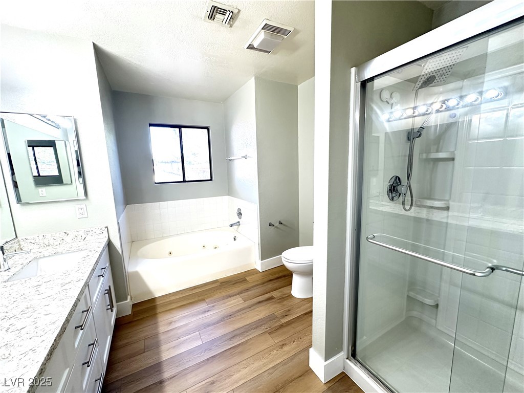 Las Vegas, Nevada 89103, United States, 3 Bedrooms Bedrooms, ,3 BathroomsBathrooms,Residential,Active,216378