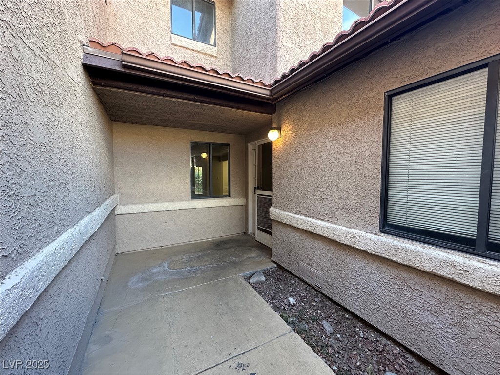 Las Vegas, Nevada 89103, United States, 3 Bedrooms Bedrooms, ,3 BathroomsBathrooms,Residential,Active,216378