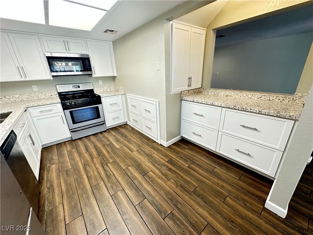 Las Vegas, Nevada 89103, United States, 3 Bedrooms Bedrooms, ,3 BathroomsBathrooms,Residential,Active,216378