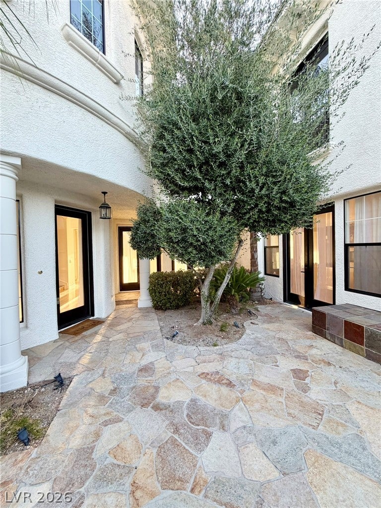 128 S ROYAL ASCOT Drive 0