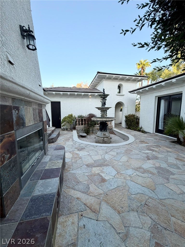 128 S ROYAL ASCOT Drive 0