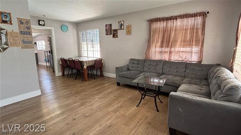 Photo of 241 N 19th Street, Las Vegas, NV 89101 (MLS # 2741505)
