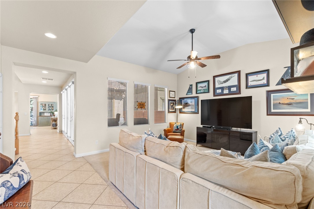 3912 Kettle Falls Avenue