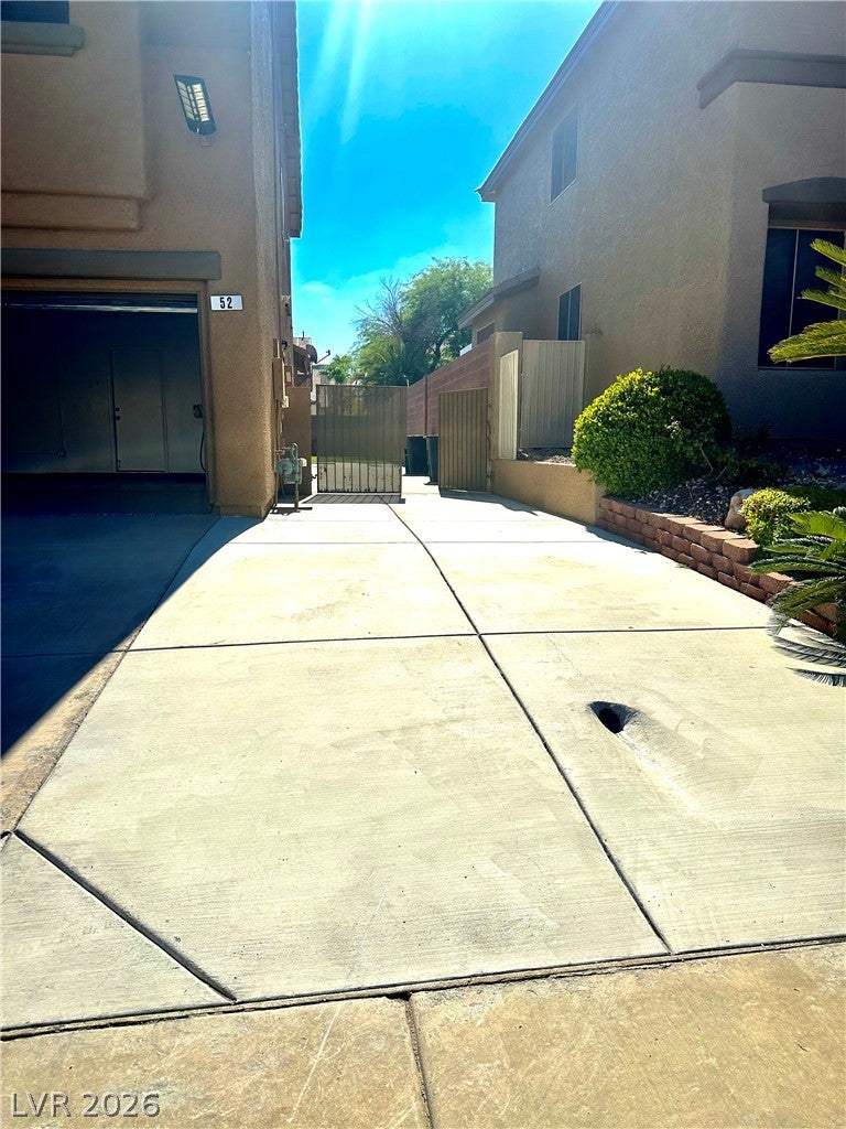 52 Green Hills Court