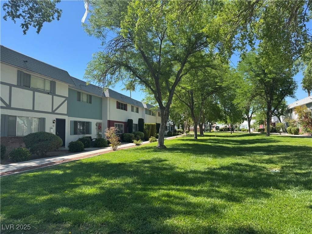171 Greenbriar Townhouse Way, Las Vegas, Nevada image 5