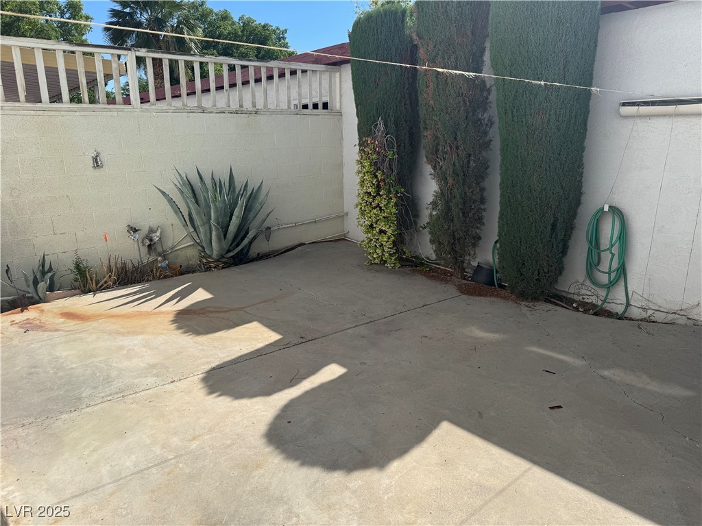 171 Greenbriar Townhouse Way, Las Vegas, Nevada image 4