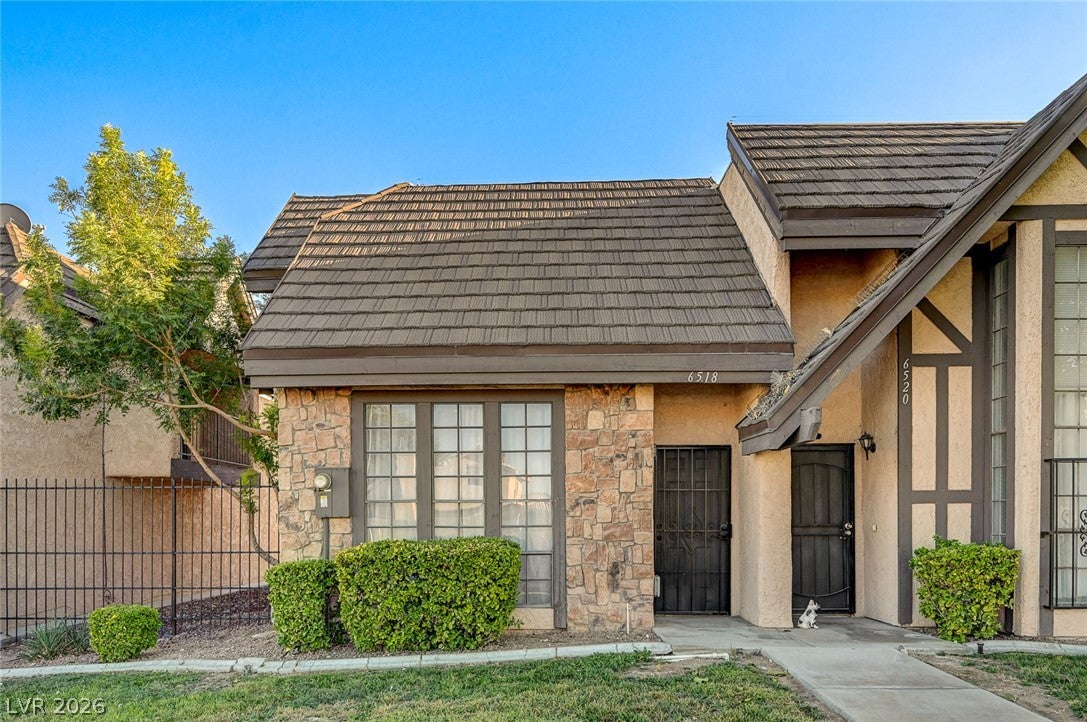 6518 Ironbark Lane