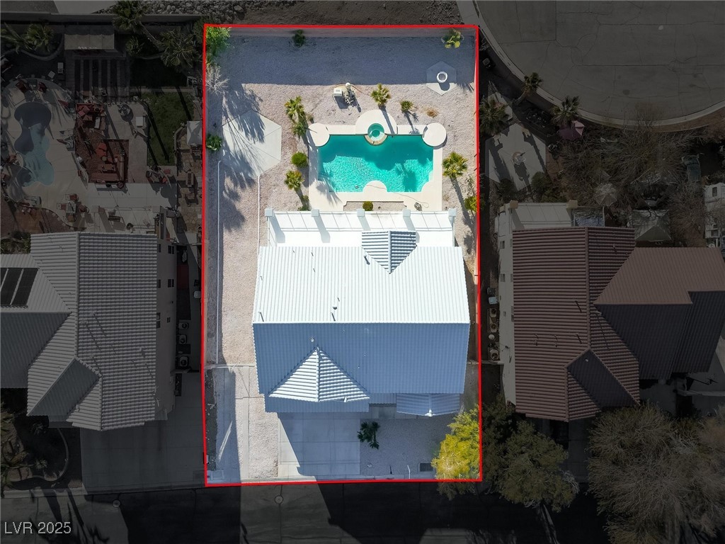9795 La Cienega Street