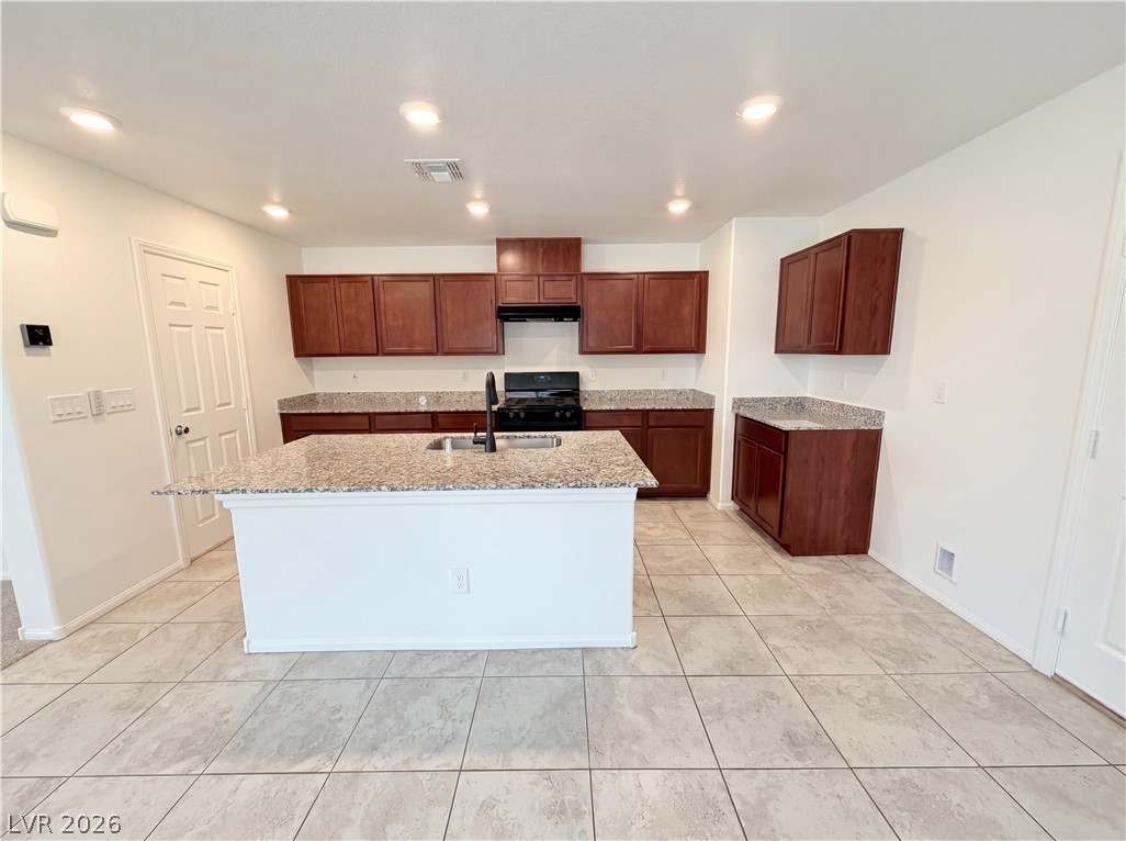 932 E Dorrell