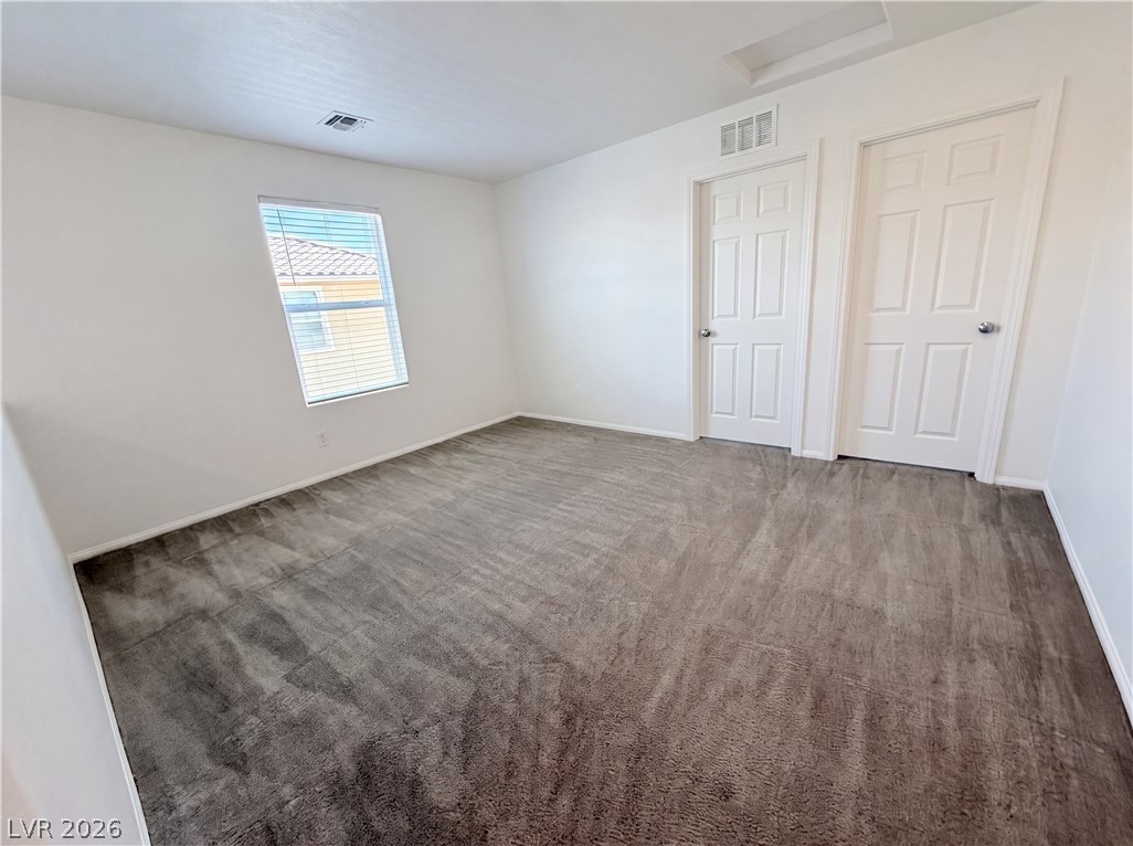932 E Dorrell