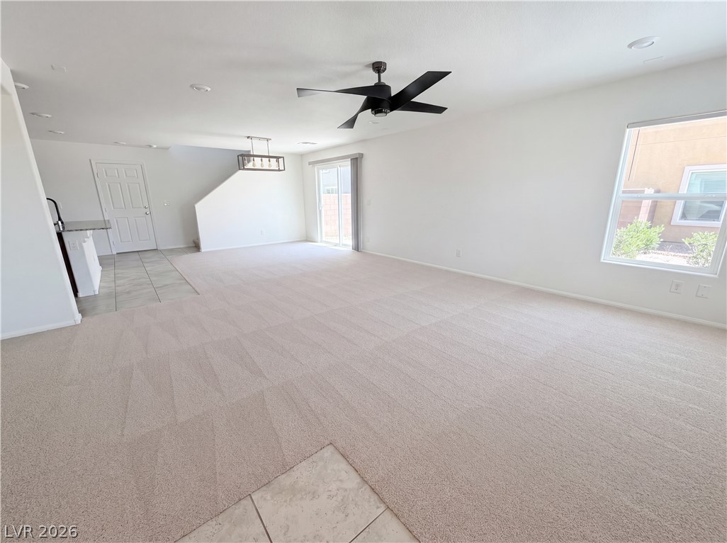 932 E Dorrell