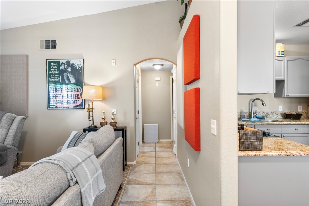 352 Amber Pine Street 207