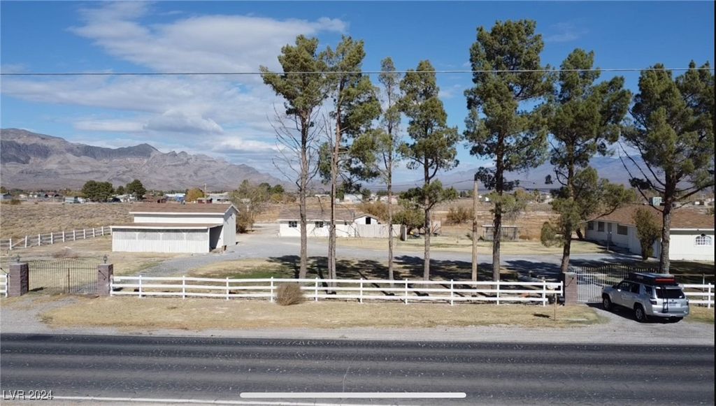 Photo of 1720 W Bell Vista Avenue, Pahrump, NV 89060 (MLS # 2634125)