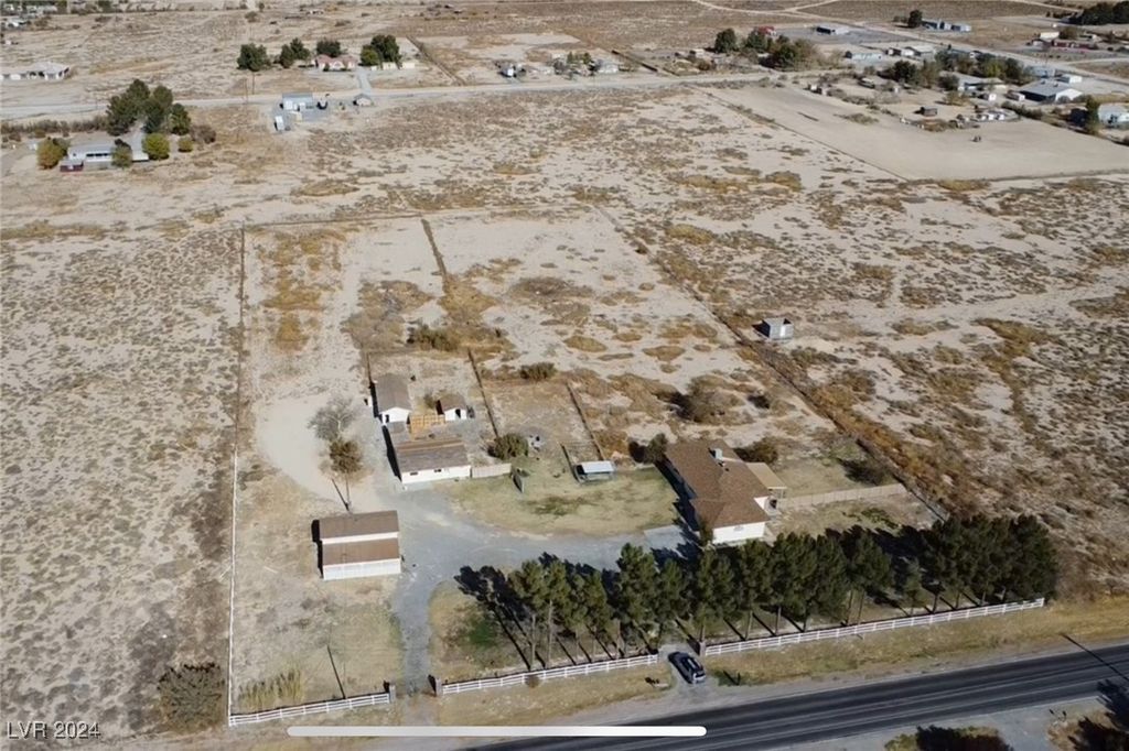 Photo of 1720 W Bell Vista Avenue, Pahrump, NV 89060 (MLS # 2634125)