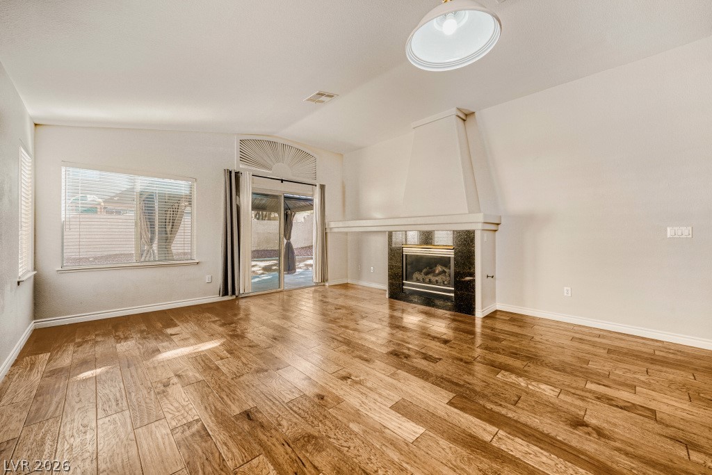 9529 Mountainair Avenue