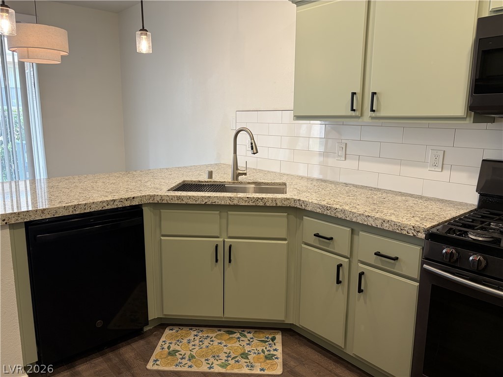 251 S Green Valley Parkway 4213