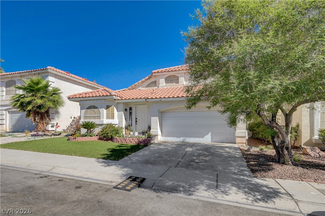 8752 Autumn Wreath Avenue
