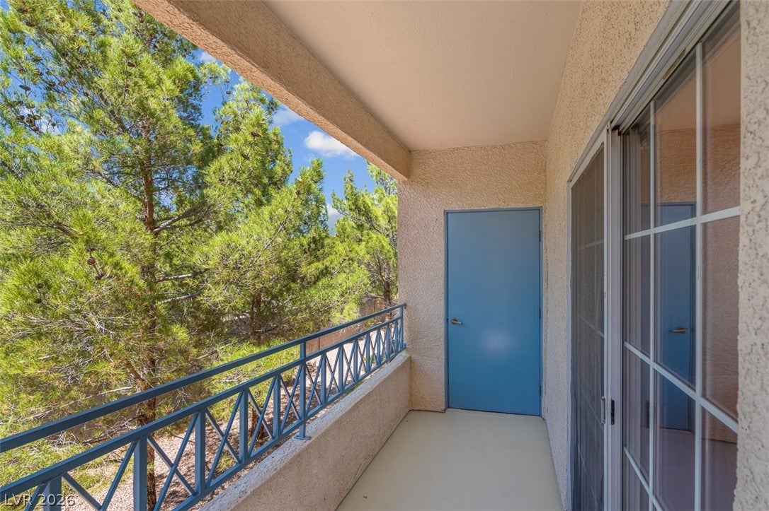 353 Amber Pine Street 203