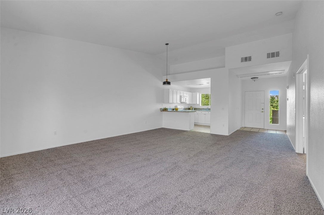 353 Amber Pine Street 203