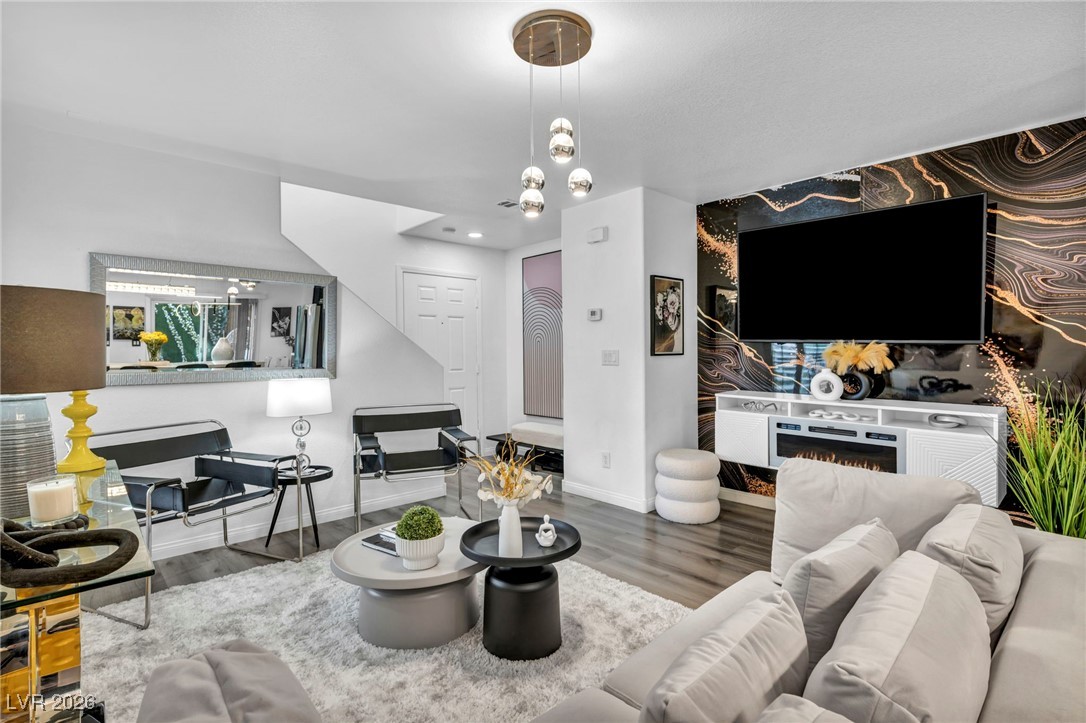 577 Brinkburn Point Avenue