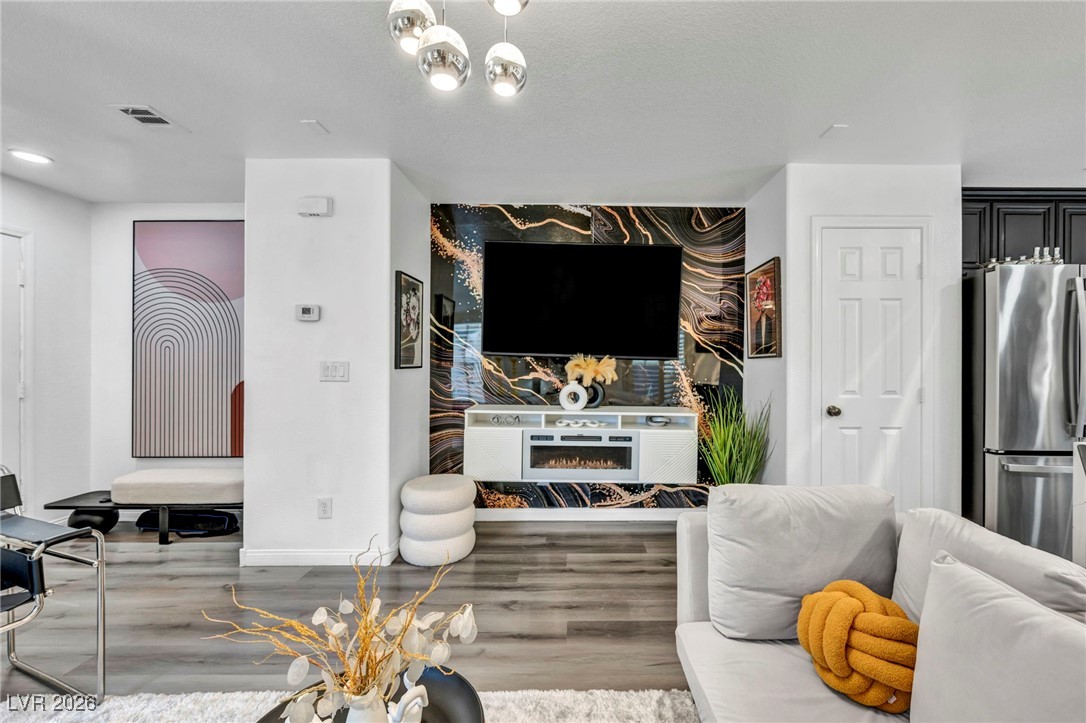 577 Brinkburn Point Avenue