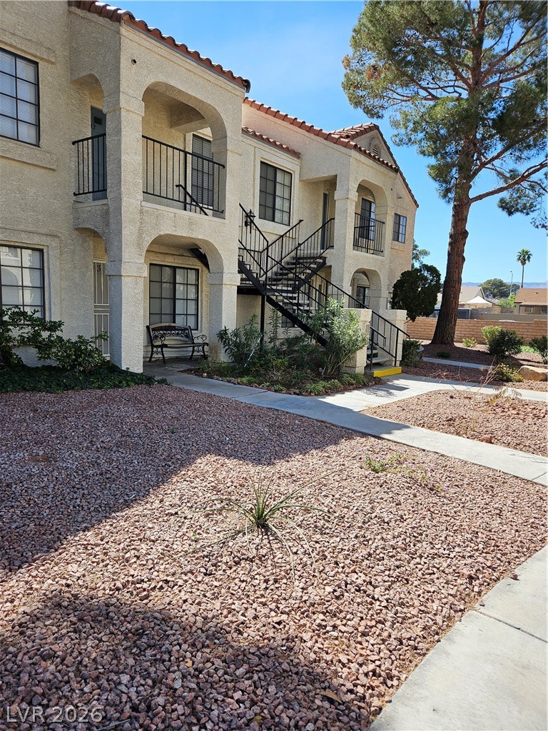 4713 Nara Vista Way 203