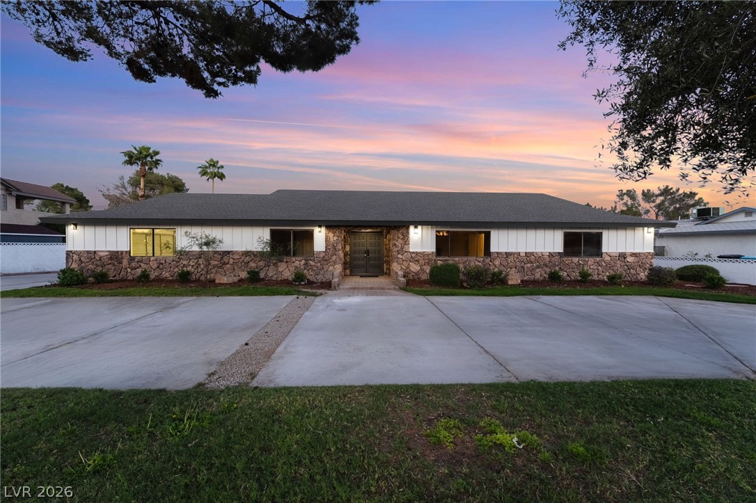 5574 S Mojave Road